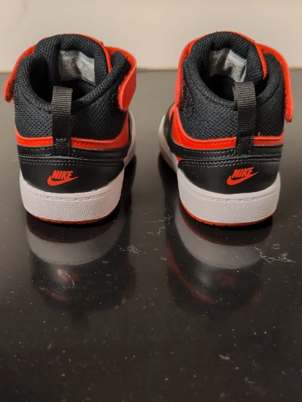 Nike Kids' Court Borough Mid 2 Low-Top Sneakers 8C Like New